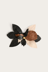 Leather Flower Brooch
WOMAN Pucci