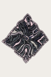 Marmo Print Pashmina
WOMAN Pucci